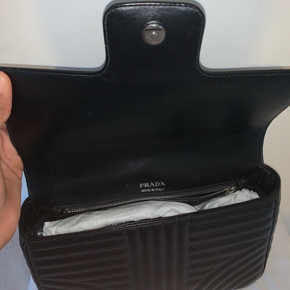 SOLDDDD!!!!!  Prada Diagramme flap bag. - Picture 3 of 5